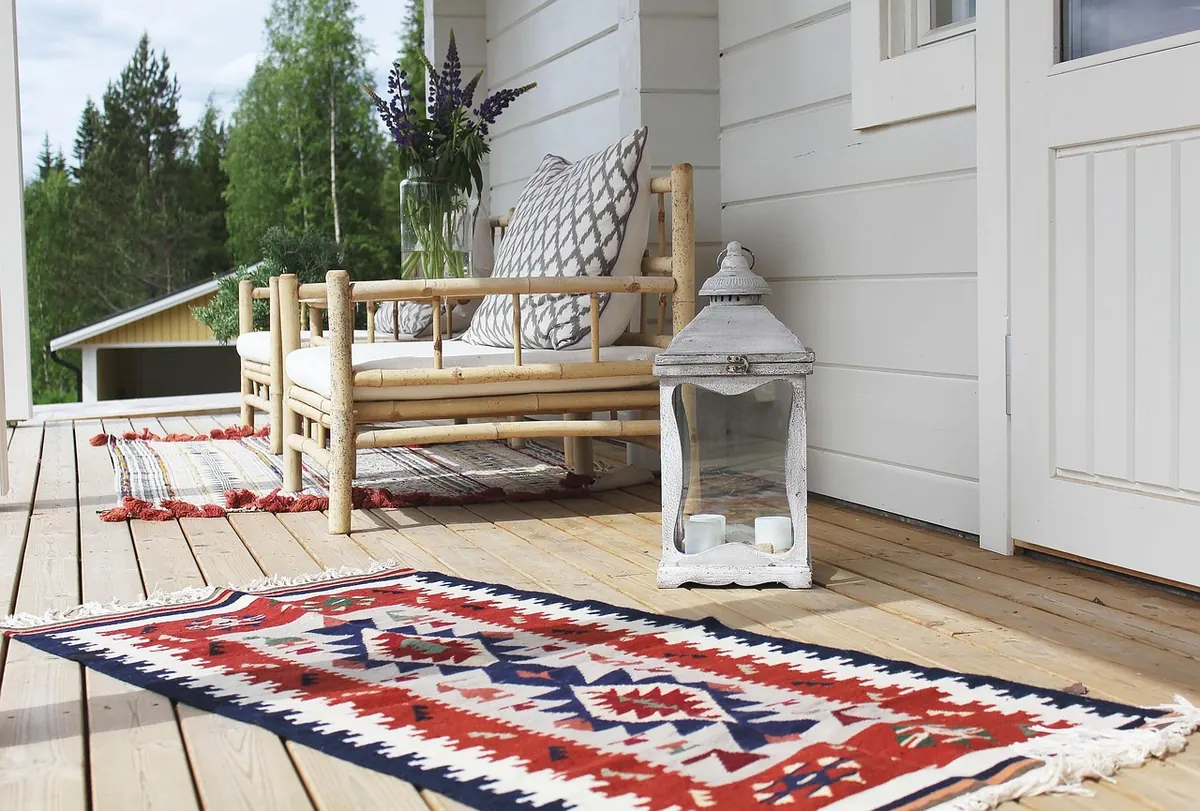 How to Choose Weatherproof Outdoor Rugs for a Patio That Lasts